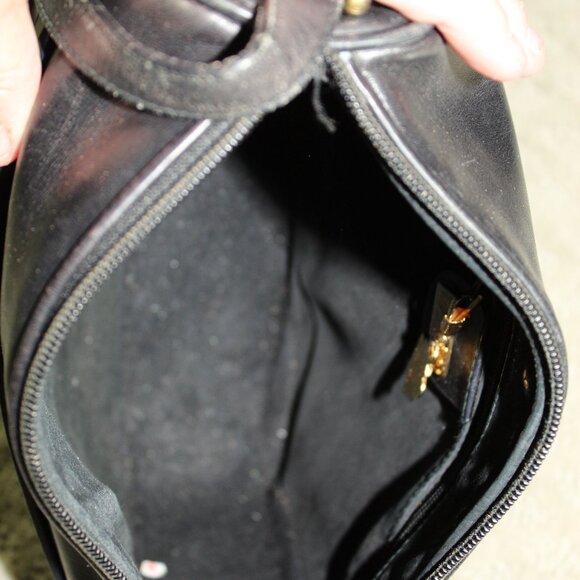 Authentic Vintage Gucci Crossbody Smooth Black Leather Purse w/ COA - Picture 13 of 16